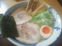 「琥珀そば（塩）（中太麺） 770円」@自家製麺 琥珀の写真