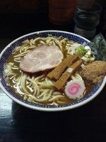「正油らー麺中盛り(魚粉増し)800円」@自家製中華そば 麺 まる井の写真