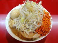 「ラーメン（680円）＋味玉（100円）ニンニク辛揚げ」@千里眼の写真