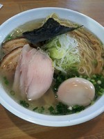 「特製純系塩らーめん+大盛」@麺や 飛来の写真