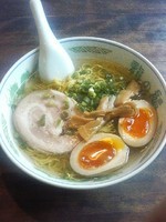 「半熟味付け卵塩らーめん820円」@龍の髯の写真