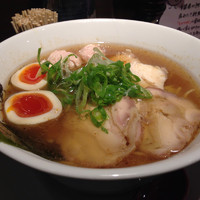 「特製醤油ラーメン」@鶏喰～TRICK～の写真