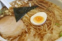 「ワンタン麺　800円」@らーめん どんぐりの写真