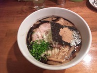 「黒真空そば＋肉１枚」@喜元門 水戸笠原店の写真