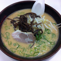 「味噌ラーメン＋替玉 （500円＋0円）」@博多天神 渋谷南口店の写真