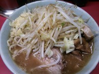 「小ラーメン豚入り」@ラーメン二郎 桜台駅前店の写真