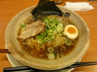 「鶏がら醤油らーめん」@越後秘蔵麺 無尽蔵 高槻家の写真