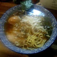 「つゆそば(味付玉子入り)＋玉ねぎ増量」@旅人の木の写真