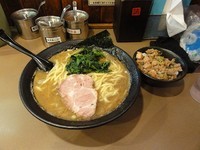 「誠屋 拉麺（太麺）650円　ランチ大盛無料+ランチご飯100」@誠屋 大森山王店の写真