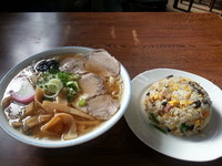 「ラーメン半チャーハン(800円)」@チーナン食堂の写真
