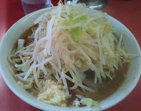 「小豚らーめん（麺少なめ＋ヤサイ＋ニンニク）」@ラーメン二郎 桜台駅前店の写真