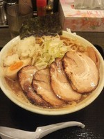 「焼豚中華そば大盛り1000円」@清勝丸 海老名店の写真