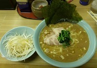 「ラーメン中 + チャーシュー + ネギ」@奥津家の写真