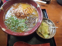 「赤とんこつ787円麺硬め」@博多とんこつラーメン三代目てらッちょ。の写真