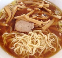 「ラーメン小600円メンマのせ（クーポン）麺硬め」@ラーメン専門の店 大勝の写真