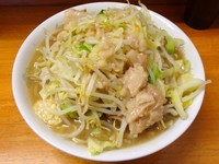 「小ラーメン（650円）麺硬めニンニクアブラカラメ」@ラーメン二郎 立川店の写真