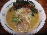 「牡蠣拉麺（８８０円）ランチライスサービス」@麺や佐市の写真