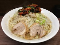 「大ラーメン(700円)+ニラキムチ（80円）アブラ」@ラーメン二郎 横浜関内店の写真