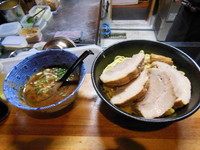 「鶏白湯魚介つけ麺　チャーシュートッピング　950円」@麺屋 かまたの写真