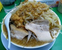 「ラーメン（ヤサイアブラ）￥650」@今を粋ろ 関大前本店の写真