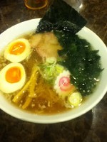 「特製醤油ラーメン750円、チャーハン300円」@らーめん超ひがし皐月の写真