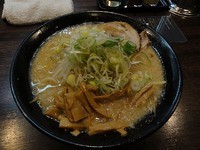 「中盛醤油ラーメン　730円　メンマ/薬味/脂ちょい増し」@麺処 繋-Guの写真