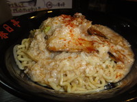 「鳥豚油そば＋生卵ごはん」@油そば 春日亭 渋谷店の写真