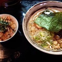 「あっさり塩ラーメン+チャーシューご飯」@かすみ屋の写真