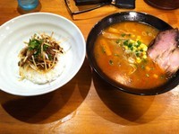 「辛みそらーめん＋ネギチャーシュー丼」@めんじゃらけの写真