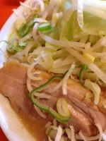 「ラーメン豚１枚入　ニンニクまし　ネギましまし　生卵　７５０円」@ちばからの写真