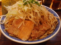 「無限大オリジナルまぜそば(750円)特盛(200円)」@ラーメン無限大 船橋店の写真