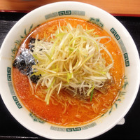 「ピリ辛とんこつラーメン540円＋大盛り（クーポン）」@日高屋 綱島西口店の写真