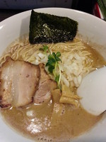 「濃厚　鶏煮干しらあめん750円」@自家製麺 ほうきぼし 志茂店の写真