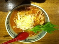 「冬の肉そば黒」@麺や 六三六 名駅店の写真