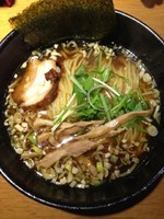 「醤油らーめん」@ら～麺 もぐや 新橋店の写真