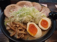 「味噌チャーシュー麺930円/脂薬味メンママシ/麺固め/煮卵」@麺処 繋-Guの写真