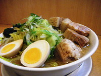 「スタミナ豚骨ラーメン(野菜Ｗ肉Ｗ)+味玉=900円」@ラーメンはましょうの写真