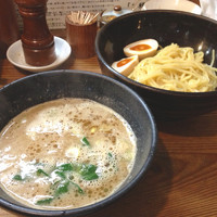 「つけ麺200g  ¥800+煮玉子¥100」@つけ麺 上方屋 五郎ヱ門の写真