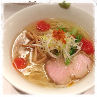 「鶏と魚介の芳醇 塩ラーメン」@麺処 ほん田 東京駅一番街店の写真