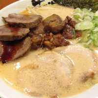 「スペシャルラーメン」@黒毛牛骨ラーメン 牛次郎の写真