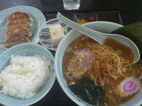 「ラーメンセット（醤油） ￥850」@ラーメン専門店 蝦夷 日高店の写真