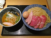 「チャーシュー濃厚魚介つけめん（大盛り）＋ほんのり燻製半熟煮卵」@麺屋 一燈の写真