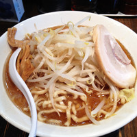 「ラーメン¥700  太麺、麺固、野菜小増、アブラ増」@つけめん らーめん 荒海の写真