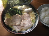 「６３４ラーメン醤油・カタメ（８５０円）小ライスサービス」@神鷹山の写真