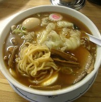 「ワンタン麺＋味付玉子」@東池おはこ大勝軒の写真