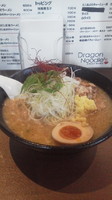 「竜田揚げチャーシューみそラーメン」@Dragon Noodle's ドラゴンラーメンの写真