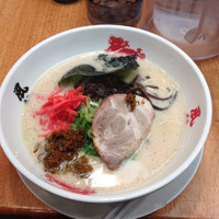 「ラーメン + 替玉×2」@博多風龍 水道橋店の写真