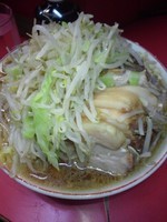「大ダブル野菜ニンニク」@ラーメン二郎 三田本店の写真