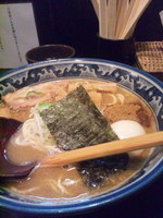 「濃厚狼煙ラーメン(細麺）大盛り＋刻みネギ＋味玉」@狼煙 〜NOROSHI〜の写真