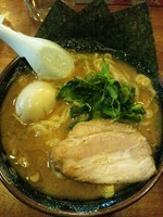 「豚骨醤油らぁめん（味玉トッピング）」@上田らあめん はちの写真